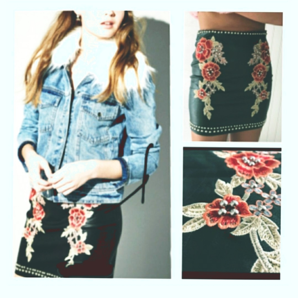 SOLD💥NWT Vegan Leather Embroidered Green Skirt - Picture 1 of 11